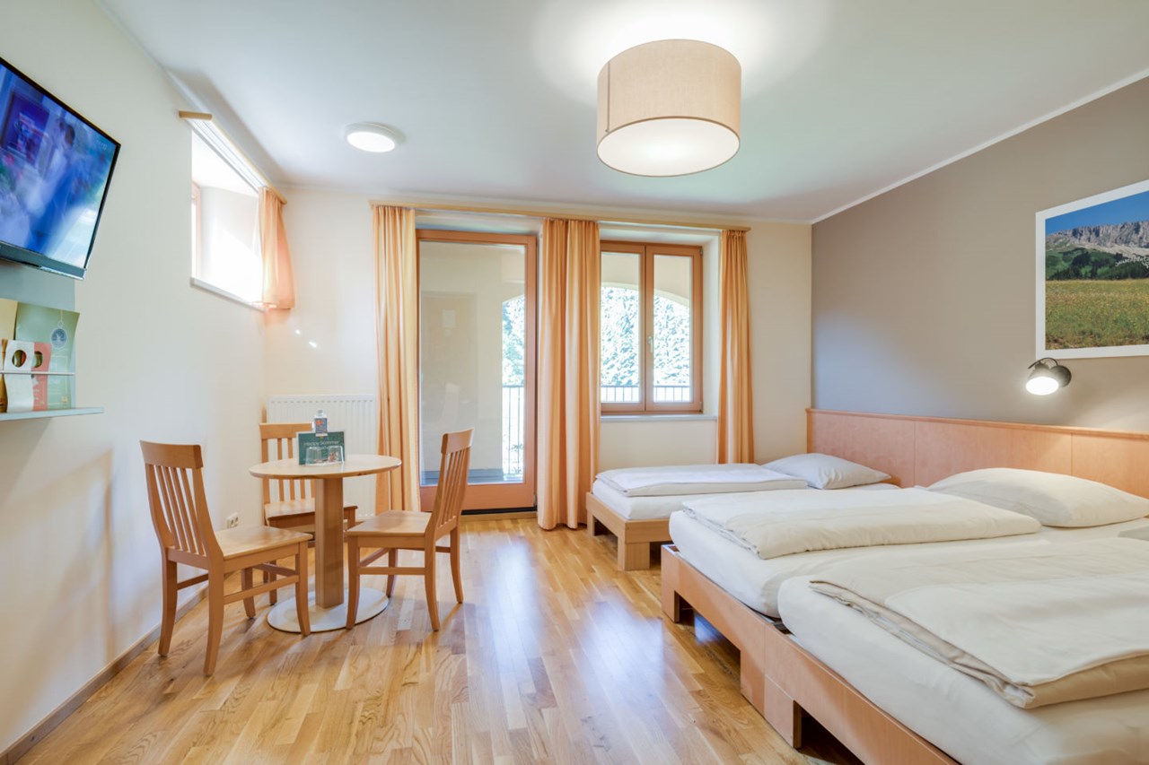 JUFA Hotel Veitsch*** Zimmerkategorien Family & Friends 3 plus mit Balkon