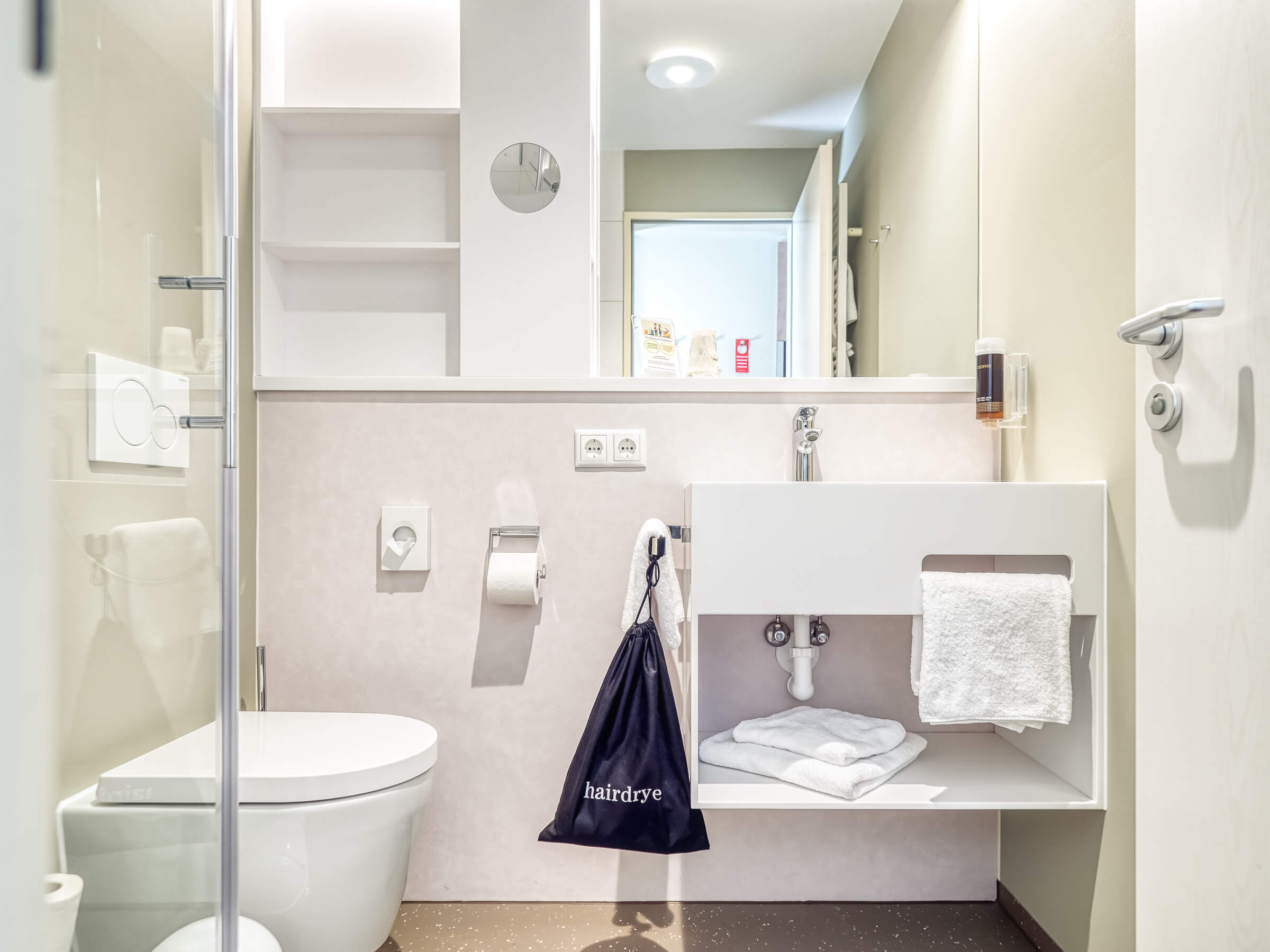 Urlaub-mit-Hund: Bad  - Familien- Gesundheitshotel Villa Sano