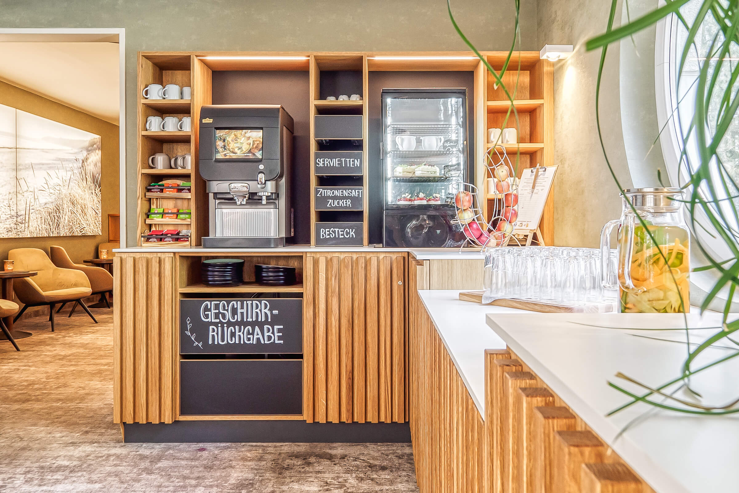 Urlaub-mit-Hund: Kaffeestation zur Selbstbedienung - Familien- Gesundheitshotel Villa Sano