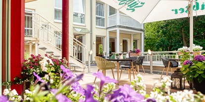 Hundehotel - Verpflegung: Halbpension - Mecklenburg-Vorpommern - Terasse - Familien- Gesundheitshotel Villa Sano