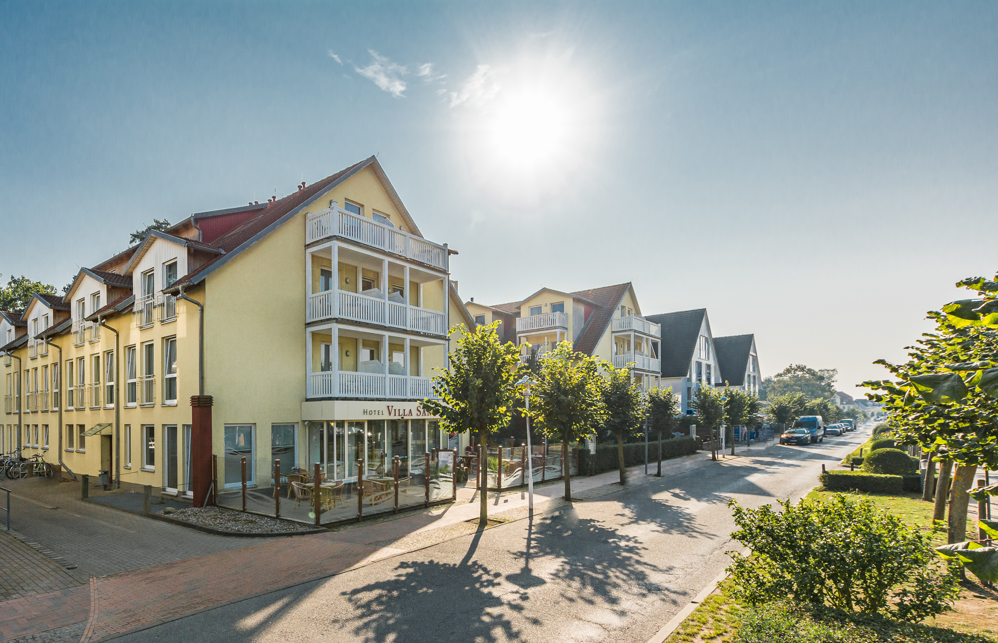 Urlaub-mit-Hund: Außenansicht - Familien- Gesundheitshotel Villa Sano