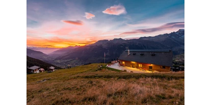 Hundehotel - Trink-/Fressnapf: an der Rezeption - Wallis - Chäserstatt Abendstimmung - Berg- und Seminarhotel Chäserstatt