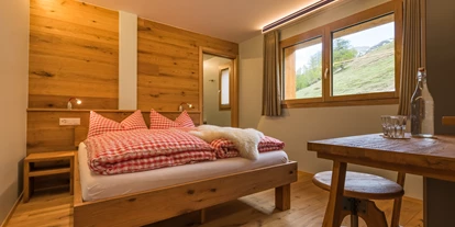Hundehotel - Trink-/Fressnapf: an der Rezeption - Wallis - gemütliches Wohnen - Berg- und Seminarhotel Chäserstatt