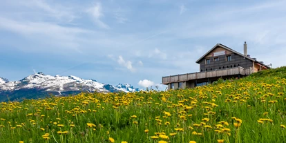 Hundehotel - Trink-/Fressnapf: an der Rezeption - Wallis - Bergfrühling auf der Chäserstatt - Berg- und Seminarhotel Chäserstatt