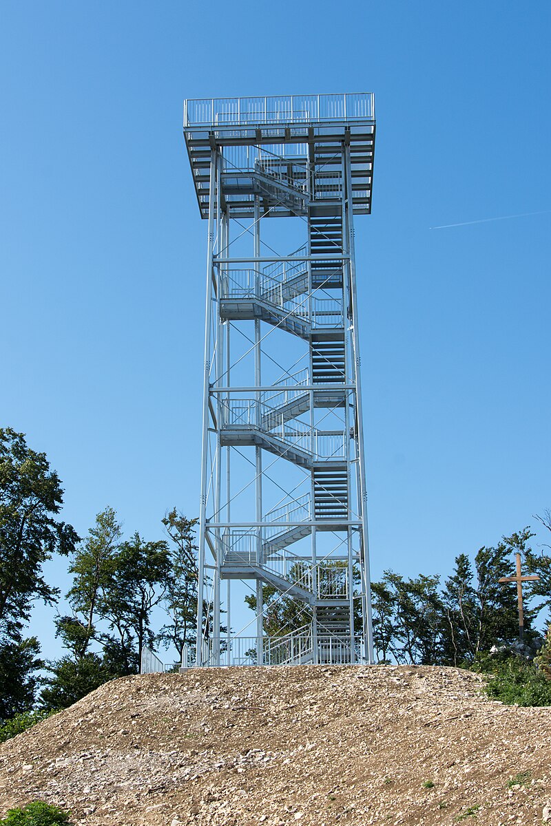 Schloss Gumpoldskirchen Ausflüge mit Hund Anninger Schutzhaus mit Jubiläumswarte