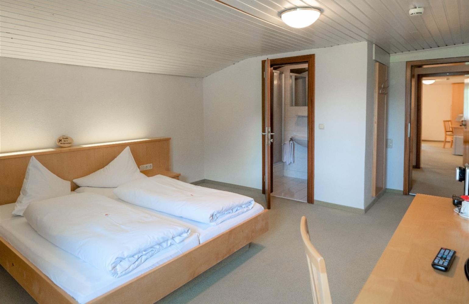 Gasthof Schwarzer Adler in Hägerau Zimmerkategorien Adler-Suite