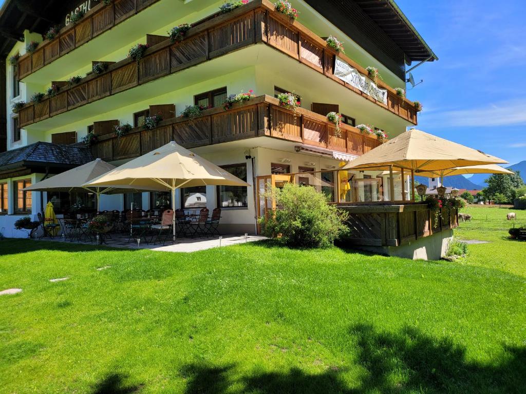 Urlaub-mit-Hund: Gasthof Schwarzer Adler in Hägerau - Essen | Trinken, Urlaub mit Hund, Wohnen | Schlafen