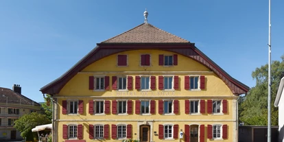 Hundehotel - Preisniveau: moderat - Neuenburgersee - Hotel Gebäude - Hôtel de l'Aigle