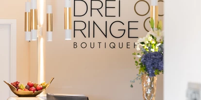 Hundehotel - Verpflegung: Halbpension - Baden-Württemberg - Eingangsbereich des hundefreundlichen Boutiquehotels Drei Ringe im  Südschwarzwald - Boutiquehotel Drei Ringe