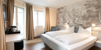 Hundehotel - Verpflegung: Halbpension - Baden-Württemberg - Superior Zimmer mit Nespressomaschine und einem Blick in den Naturpark Südschwarzwald - Boutiquehotel Drei Ringe