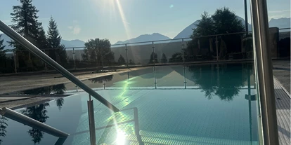 Hundehotel - Ofterschwang - Der neue Pool - einfach herrlich. Aus hygienischen Gründen jedoch hundefreie Zone - Panoramahotel Talhof Garni & more