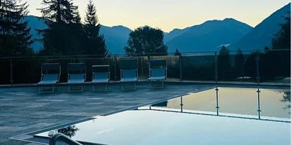 Hundehotel - Ofterschwang - Ein tolles Panorama vom Pool aus in den Morgenstunden - Panoramahotel Talhof Garni & more