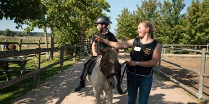 Hundehotel - Unterkunftsart: Appartement - Mecklenburg-Vorpommern - Ponyreiten - Bernsteinland Hirschburg