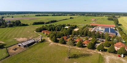 Hundehotel - Unterkunftsart: Appartement - Mecklenburg-Vorpommern - Luftbild Ferienanlage - Bernsteinland Hirschburg