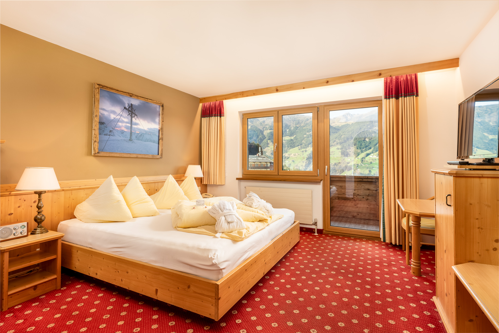Alpenwohlfühlhotel Dörflwirt  Zimmerkategorien Doppelzimmer Bergblick