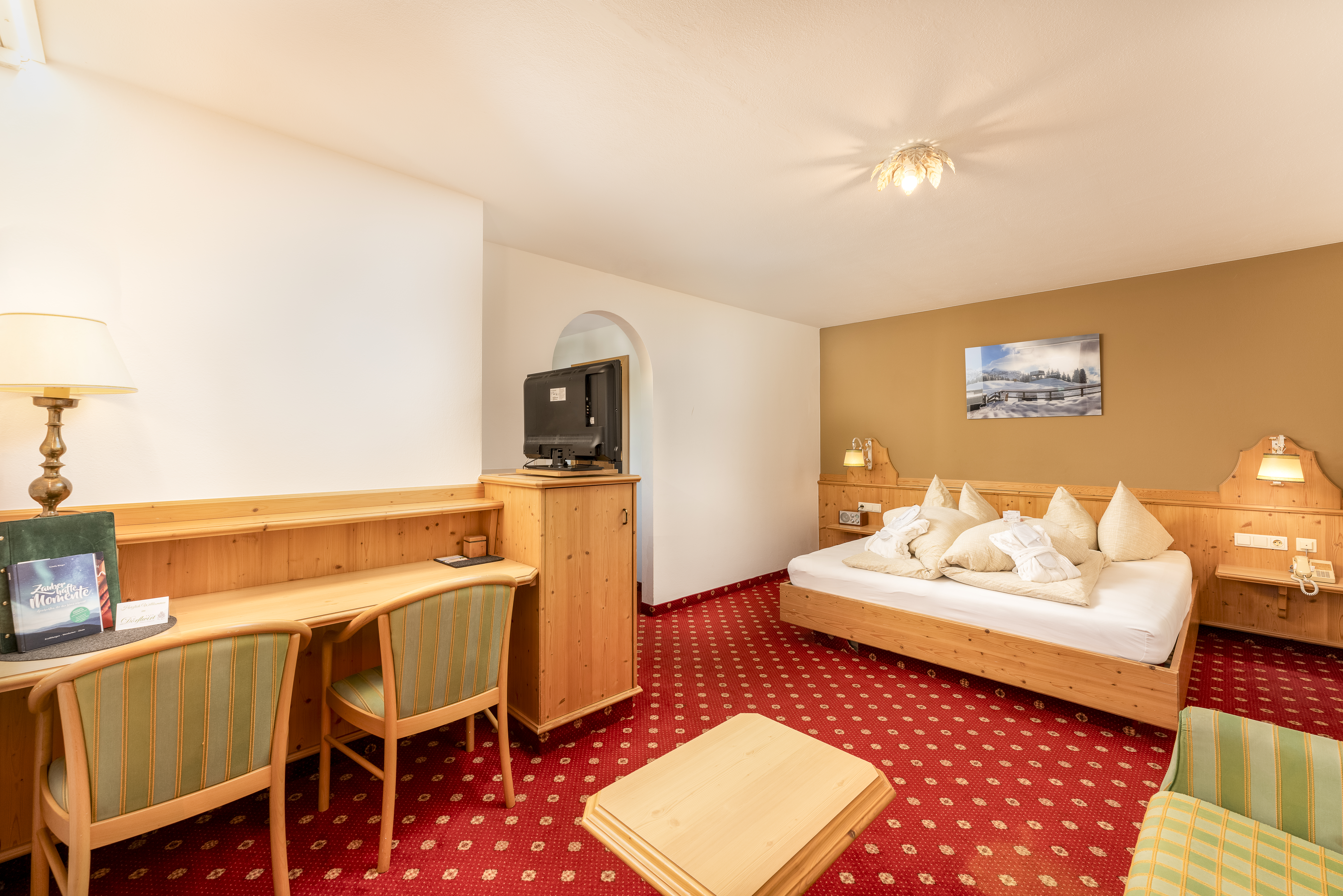 Alpenwohlfühlhotel Dörflwirt  Zimmerkategorien Juniorsuite Bergblick