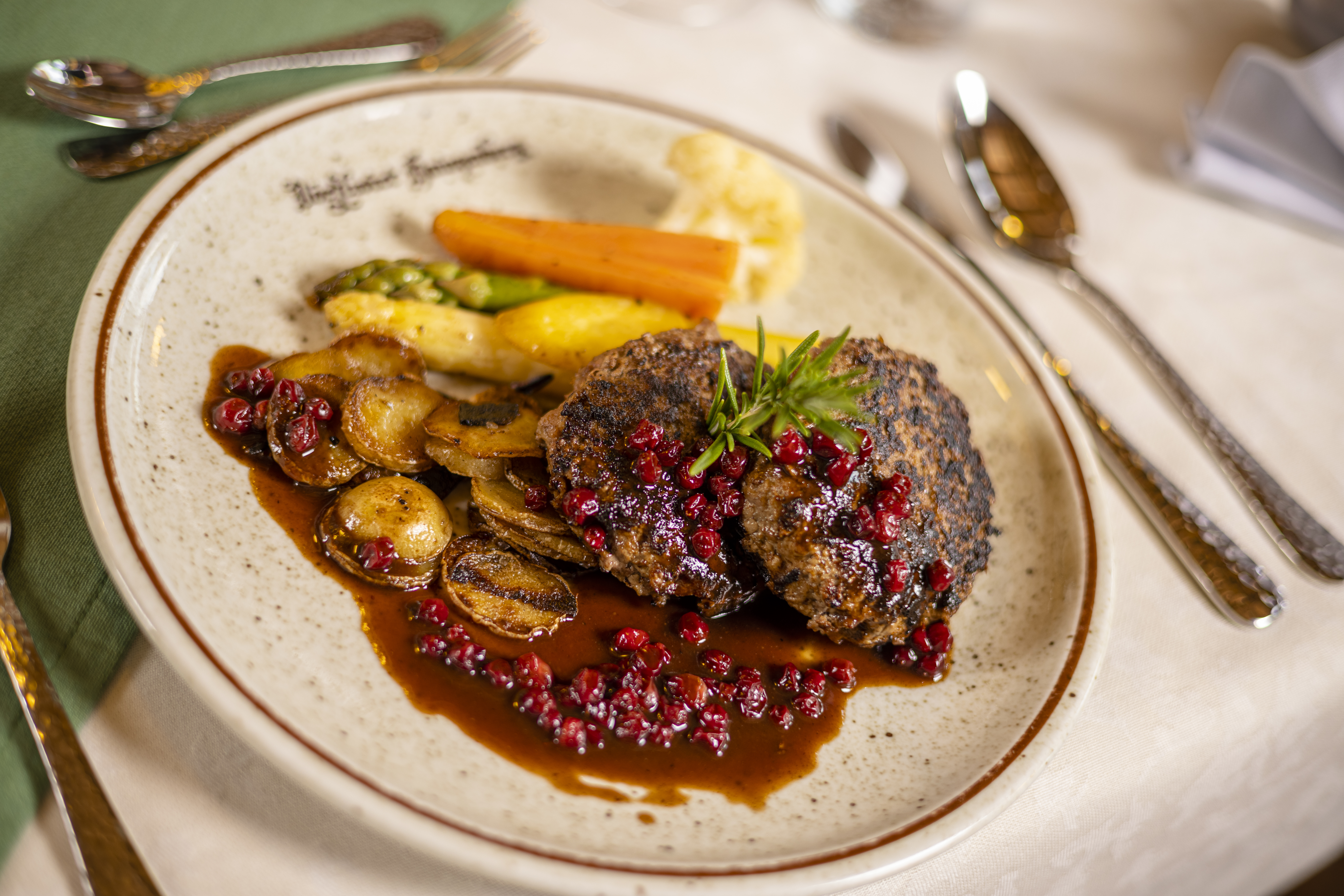 Urlaub-mit-Hund: Alpenwohlfühlhotel Dörflwirt  - Essen | Trinken