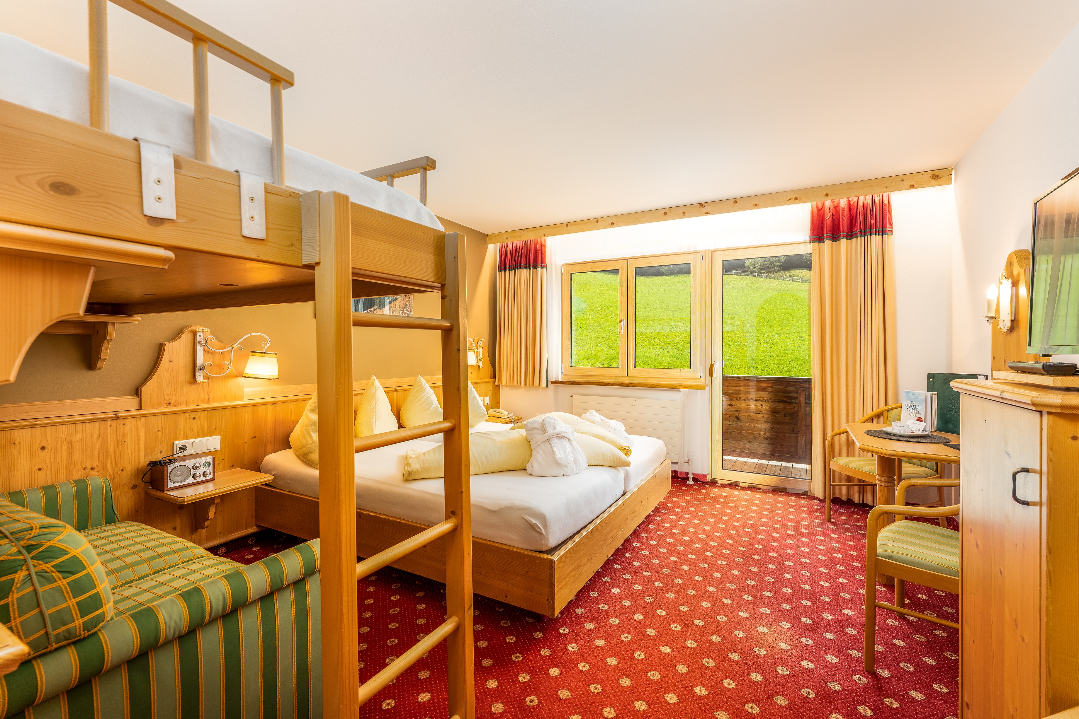 Urlaub-mit-Hund: Alpenwohlfühlhotel Dörflwirt  - Wohnen | Schlafen