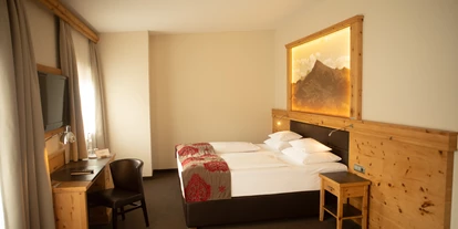 Hundehotel - Pools: Schwimmteich - Hotel Elisabeth Kirchberg