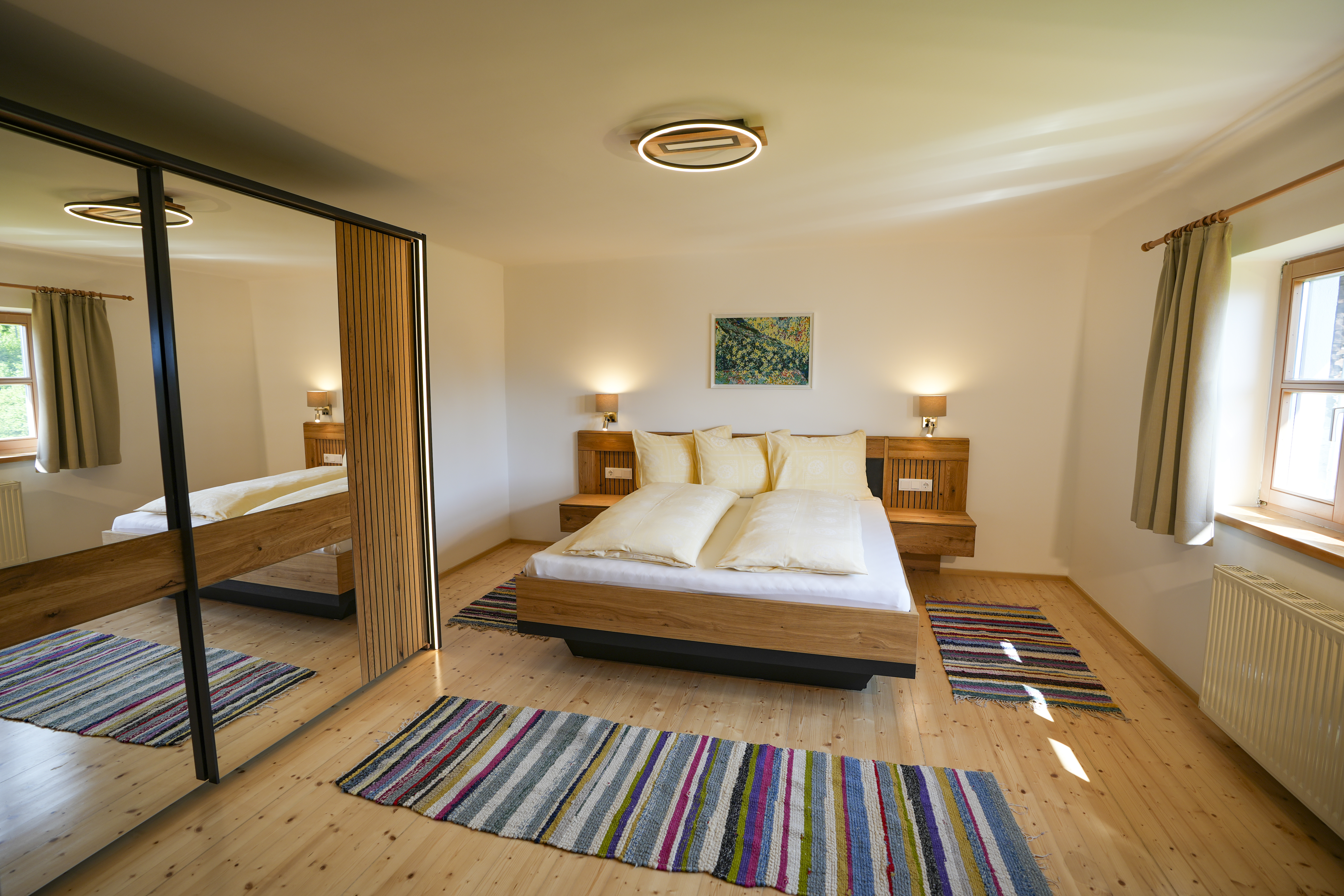 Hundehotel - Sitzplatz im Garten - Schlafzimmer 1 - Beim Rauter – Emberger Alm