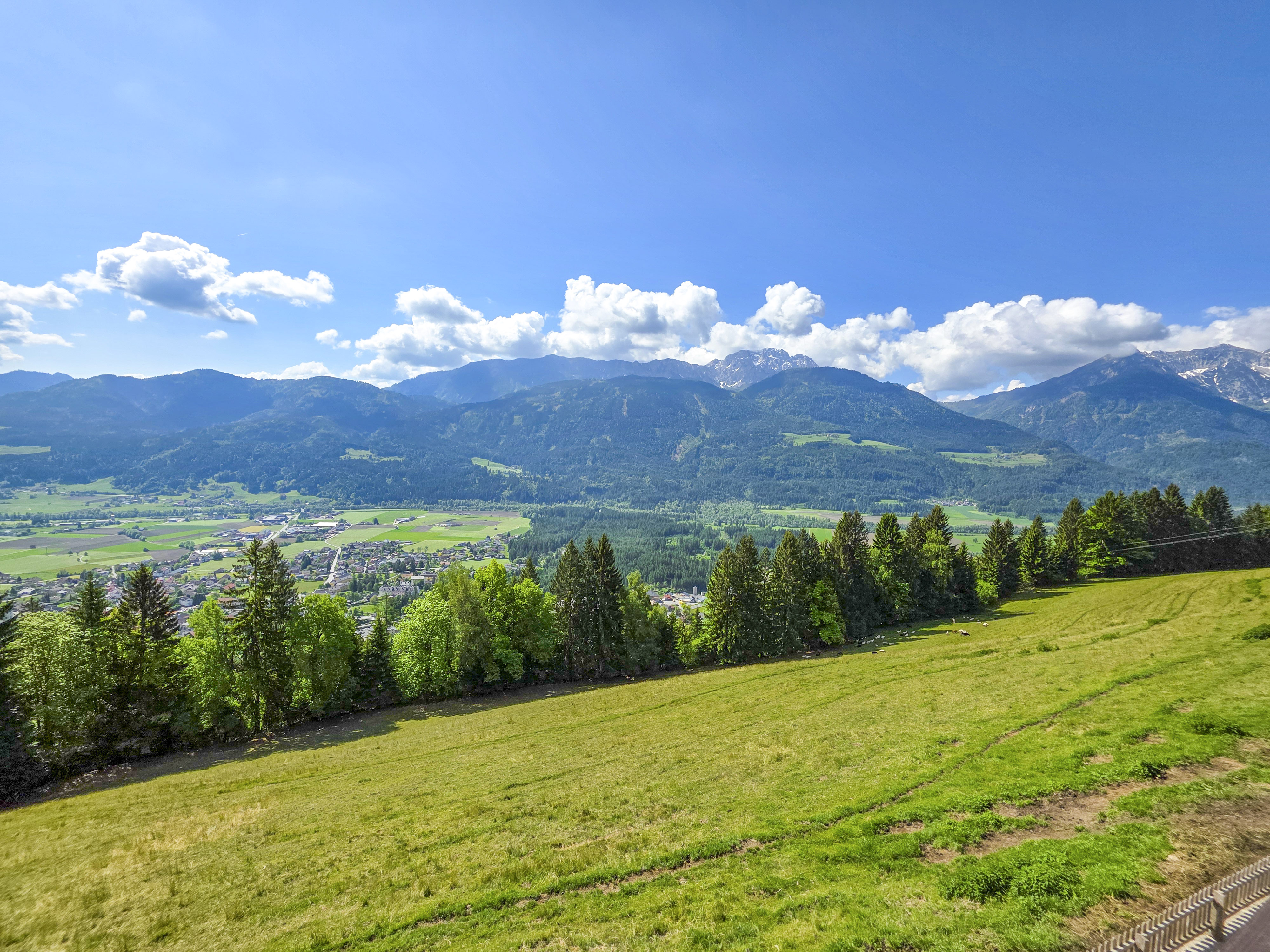 Ferienhaus mit Hund: Blick vom Balkon im 1. Stock - Beim Rauter – Emberger Alm