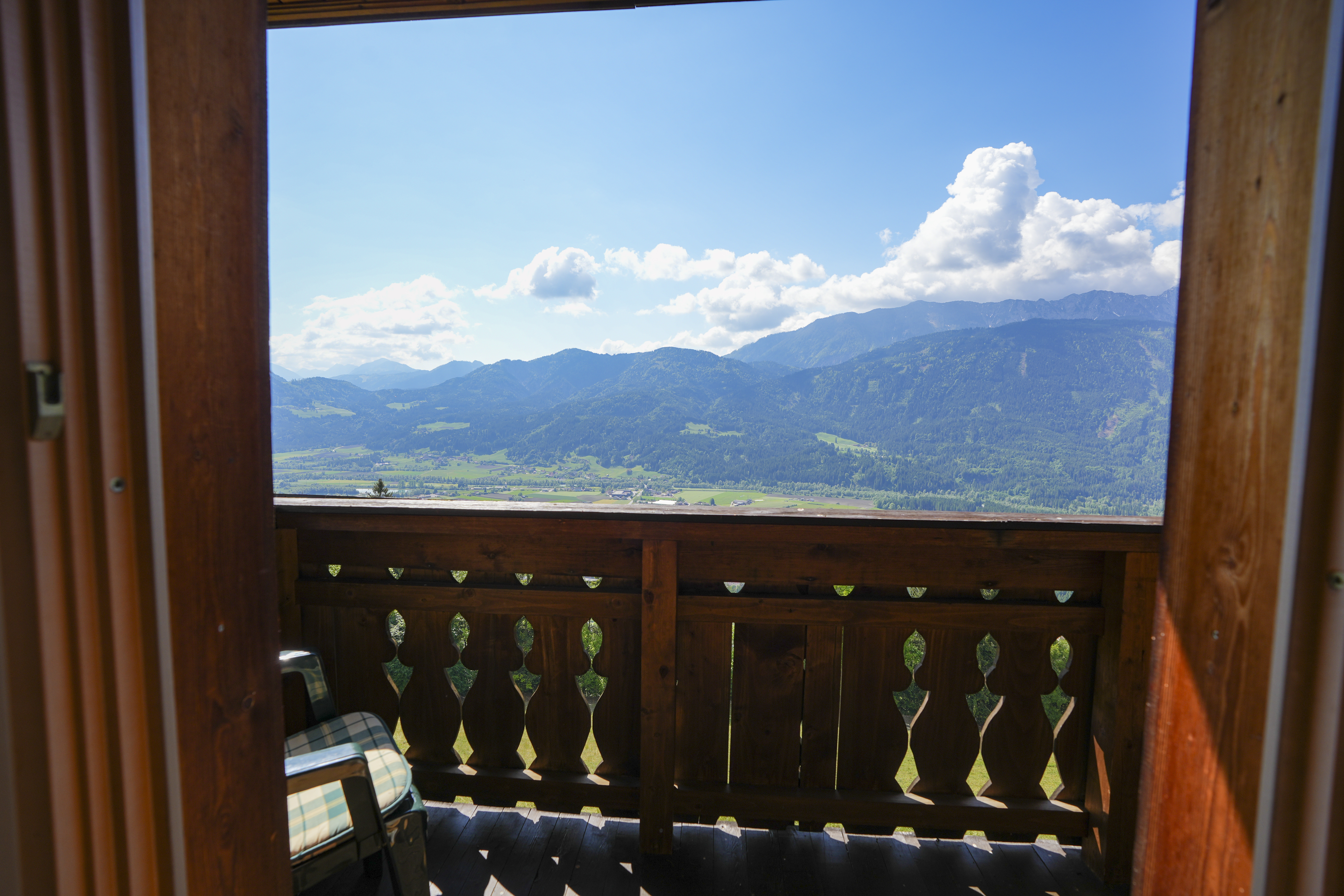 Ferienhaus mit Hund: Ausblick von Balkontüre in Schlafzimmer 3 – Blick nach Süden - Beim Rauter – Emberger Alm