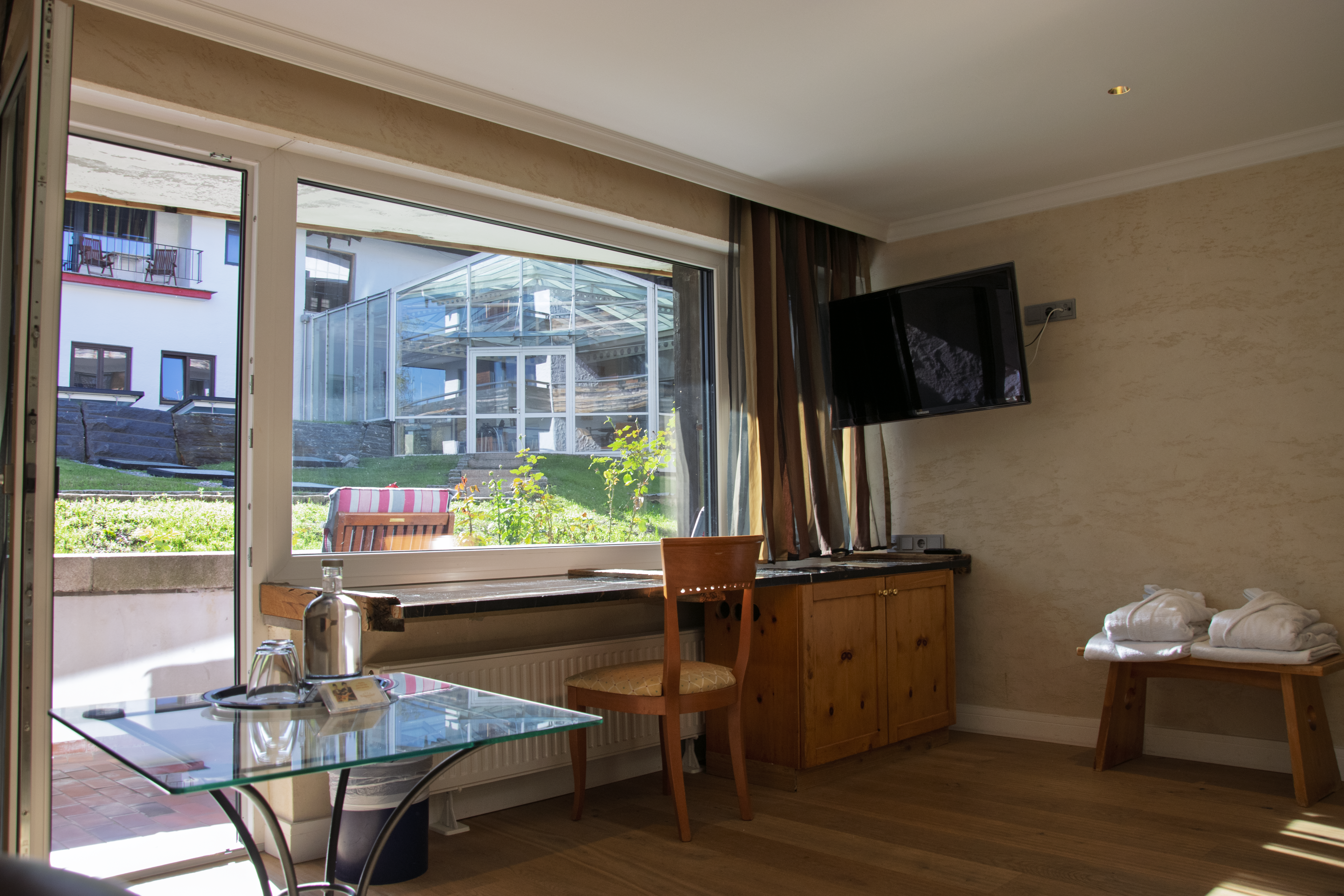 Urlaub-mit-Hund: Hotel Terrassenhof - Haus | Umgebung, Urlaub mit Hund, Wohnen | Schlafen