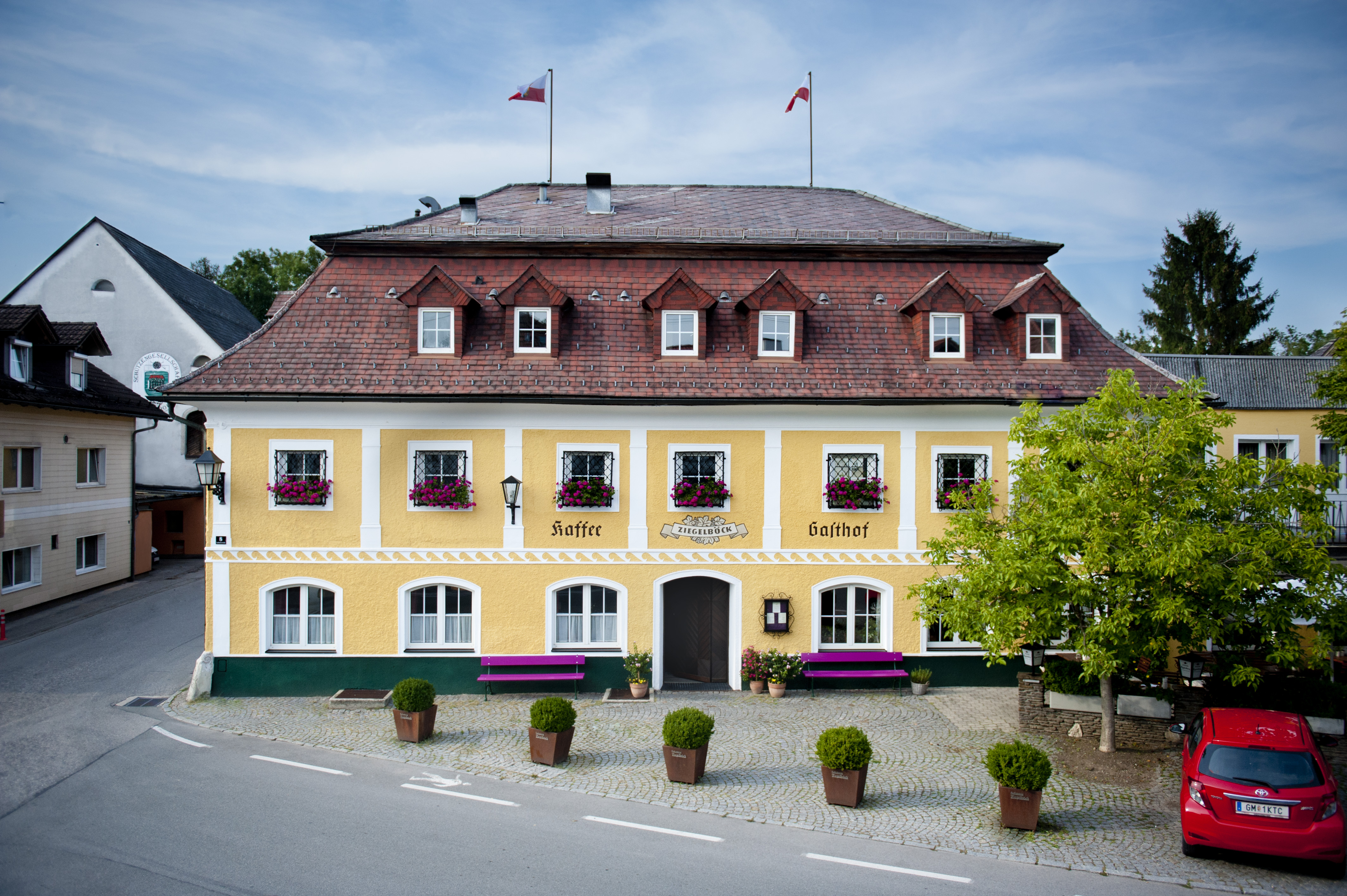 Hundehotel - WLAN - Schwaben - Hoftaverne Ziegelböck Fassade - Hoftaverne Ziegelböck