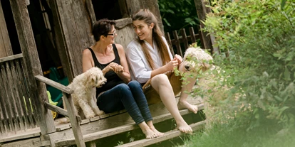 Hundehotel - Pools: Schwimmteich - Wildkräuterhotel Steinschalerhof