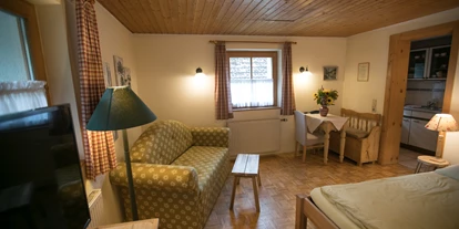 Hundehotel - Pools: Schwimmteich - Wildkräuterhotel Steinschalerhof