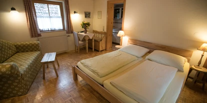 Hundehotel - Pools: Schwimmteich - Wildkräuterhotel Steinschalerhof