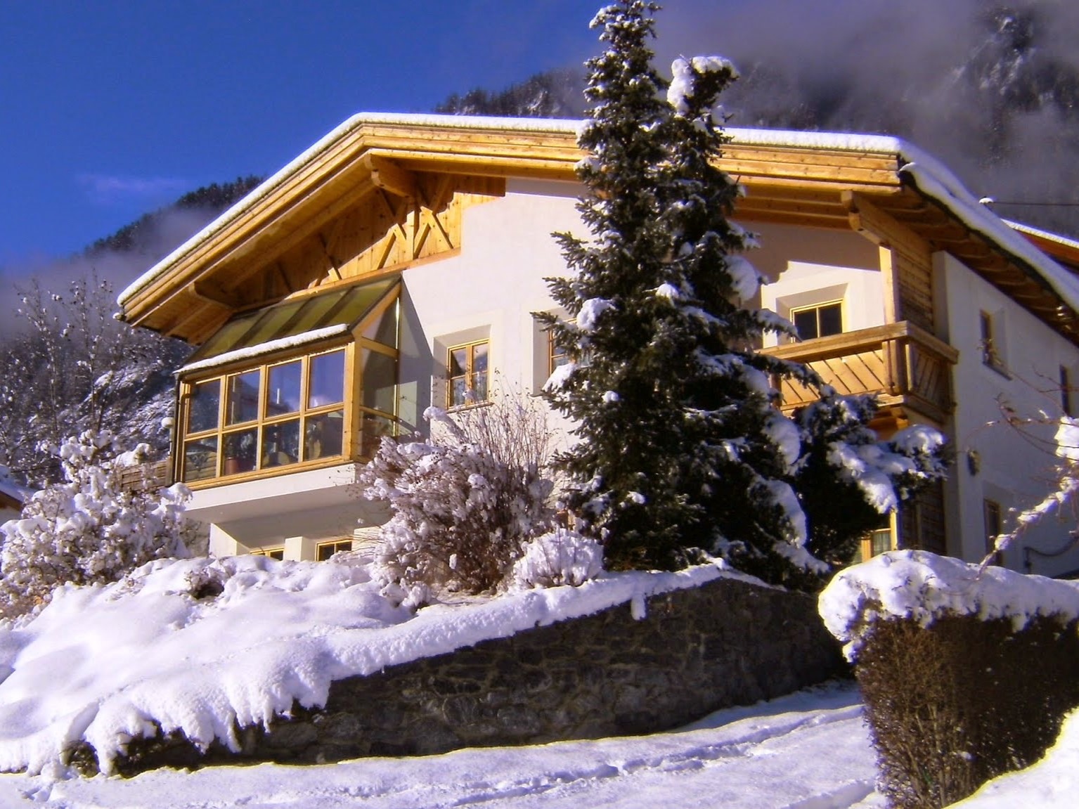 Ferienhaus mit Hund: Hausansicht von unten - Abseits