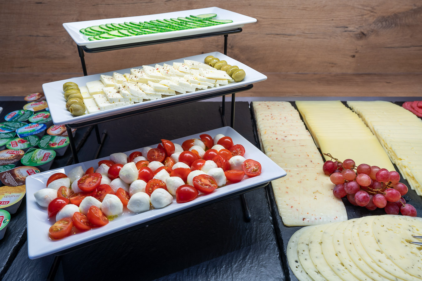 Urlaub-mit-Hund: Frühstücksbuffet - Das Schreder Hotel North Free Parking