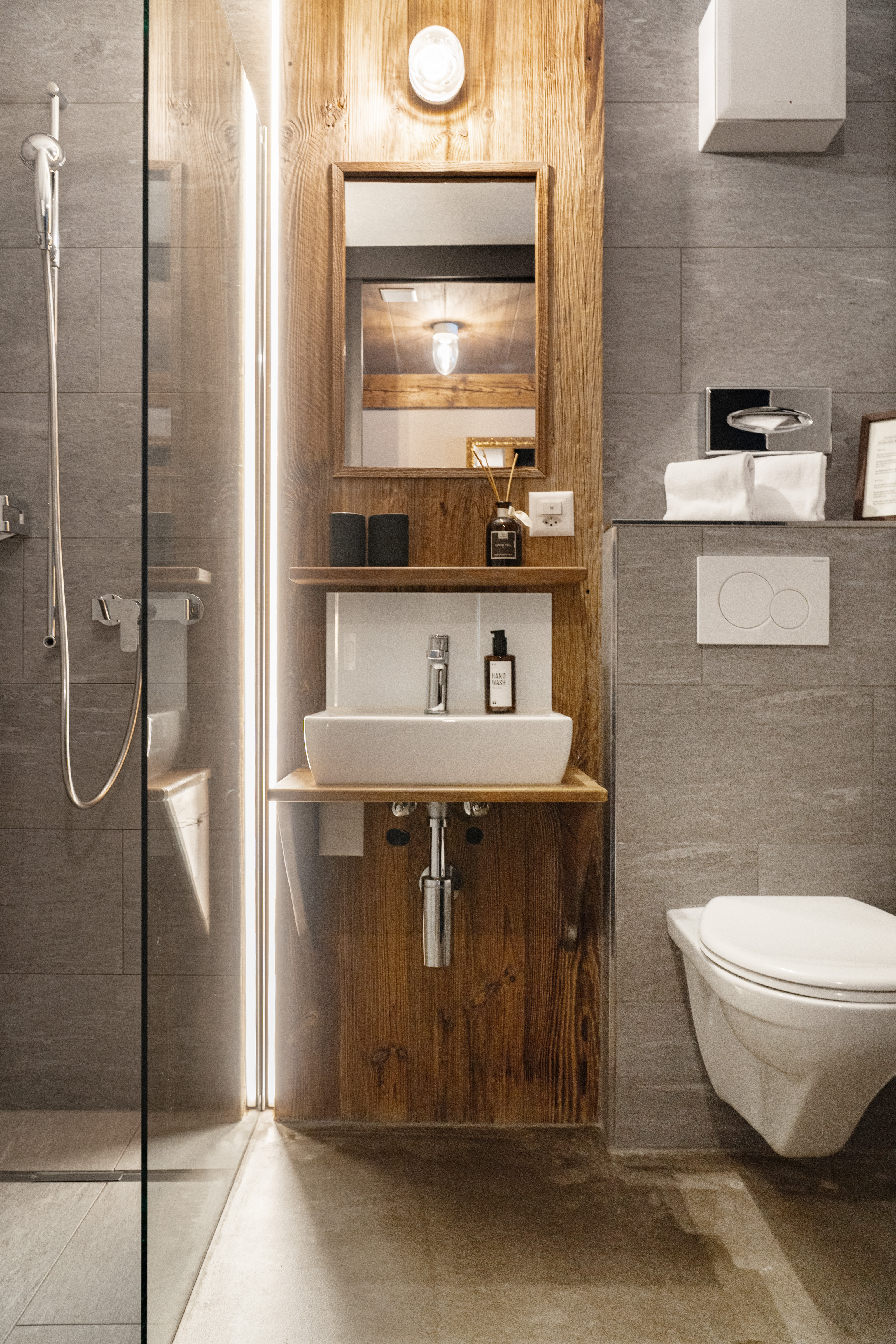 Hundehotel - Hund im Restaurant erlaubt - Schweiz - Badezimmer - Hotel Alpenblick Weggis