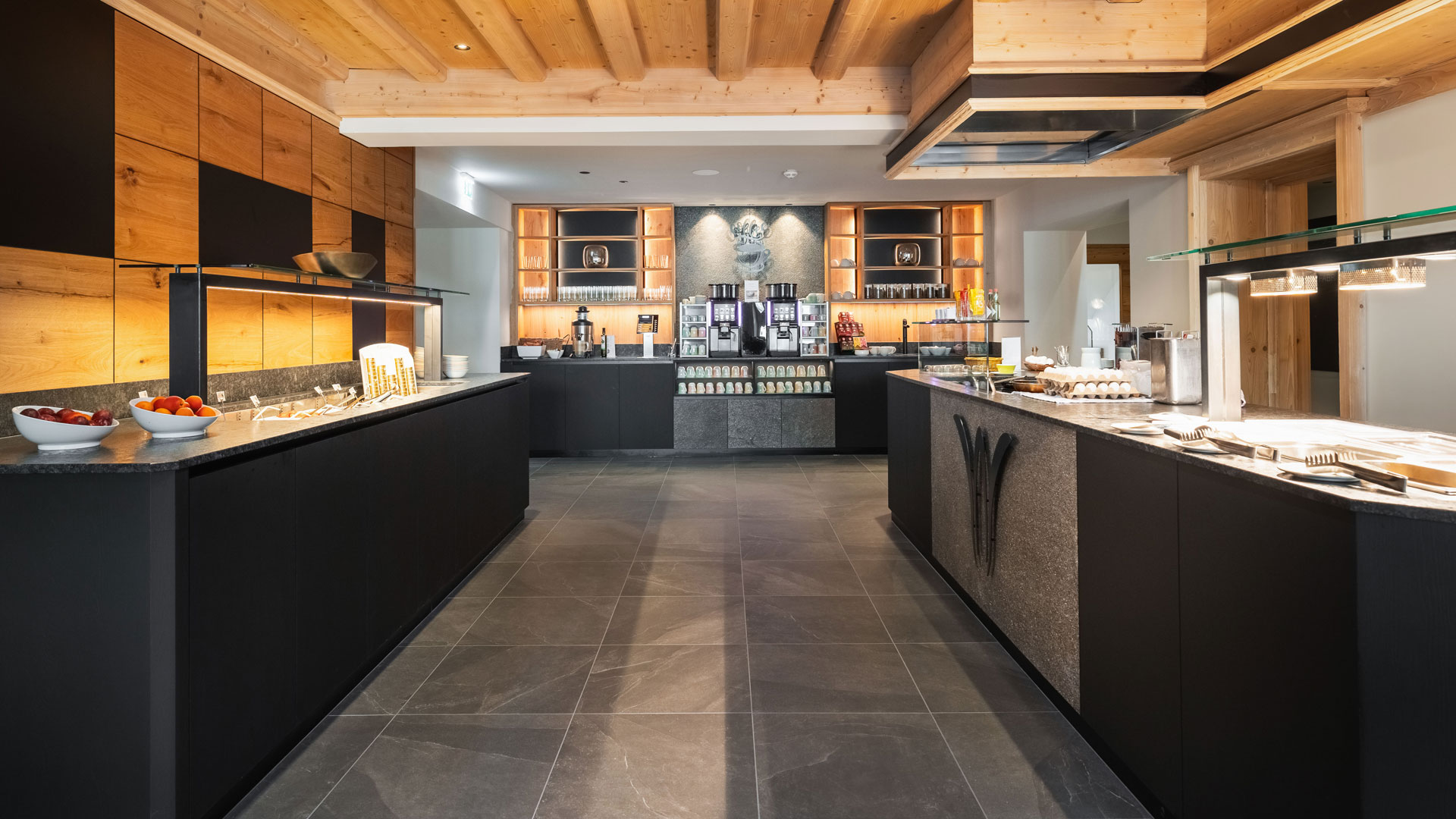 Urlaub-mit-Hund: Neu umgebauter Frühstücksbereich - Waidringer Hof 4* Superior