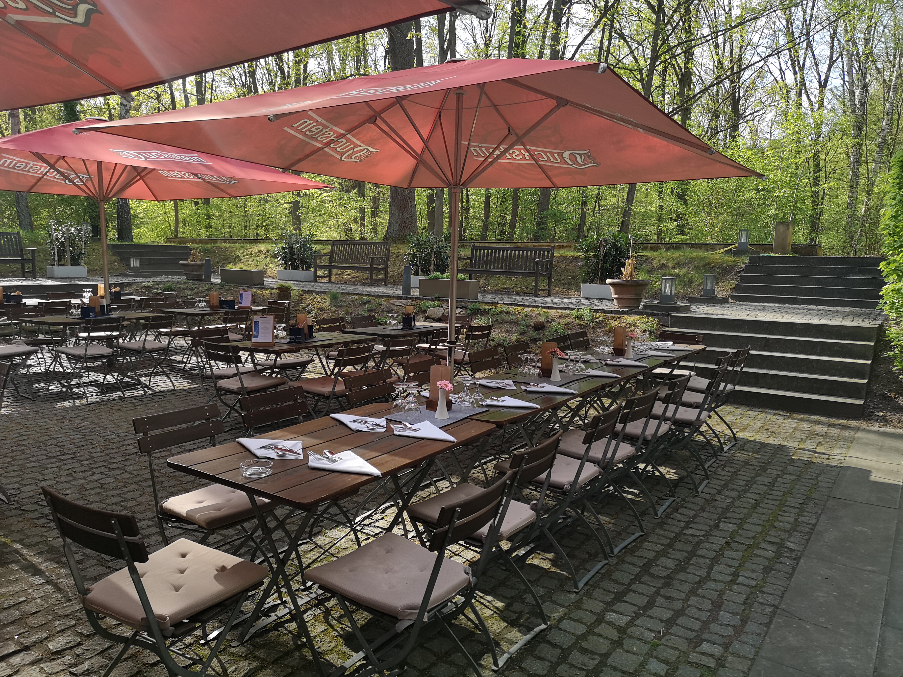 Urlaub-mit-Hund: Gartenterrasse - Ringhotel Schorfheide | Waldresort Werbellinsee