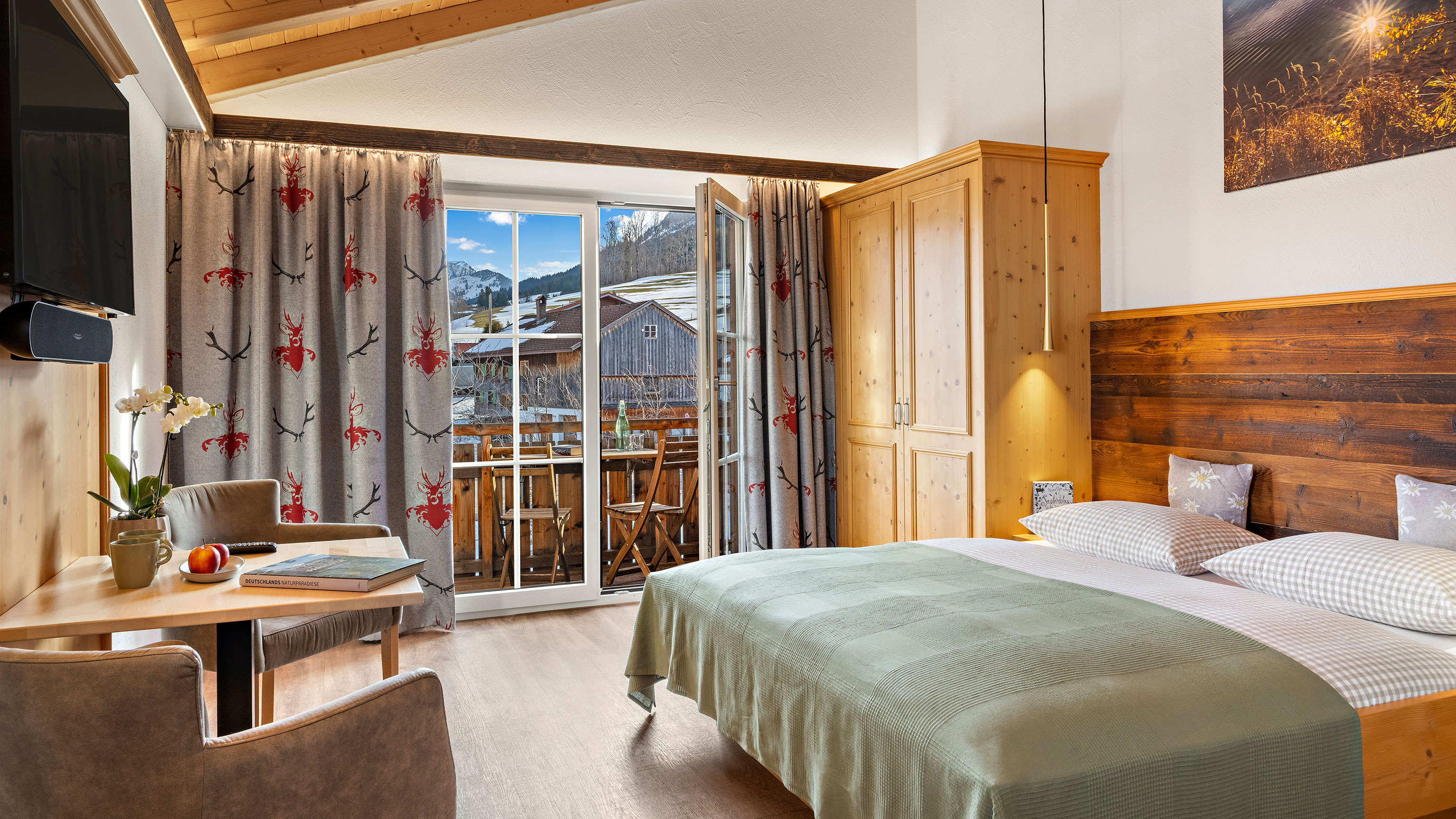 Urlaub-mit-Hund: Alpin Panorama Doppelzimmer - Hotel Bergsonne Allgäu