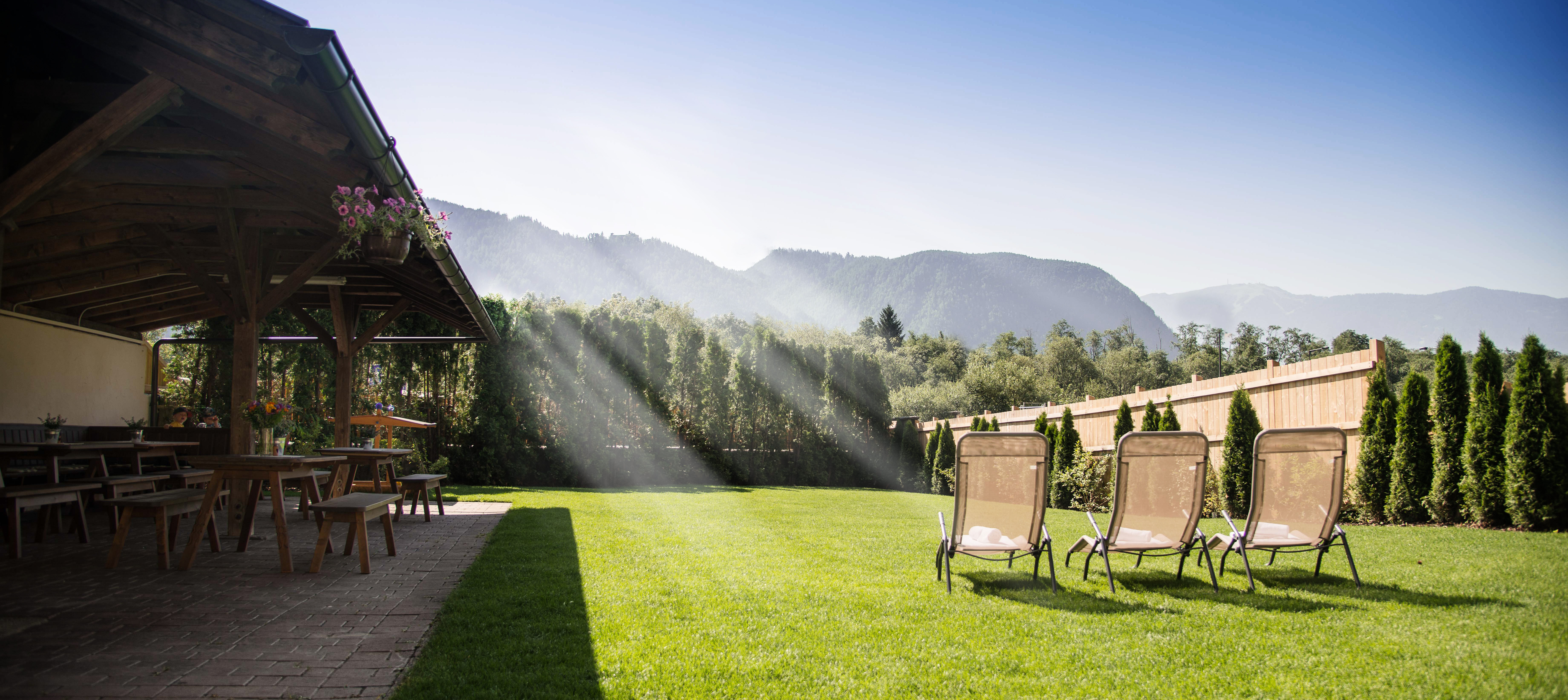 Ferienhaus mit Hund: Garten - Wonga Apartments 