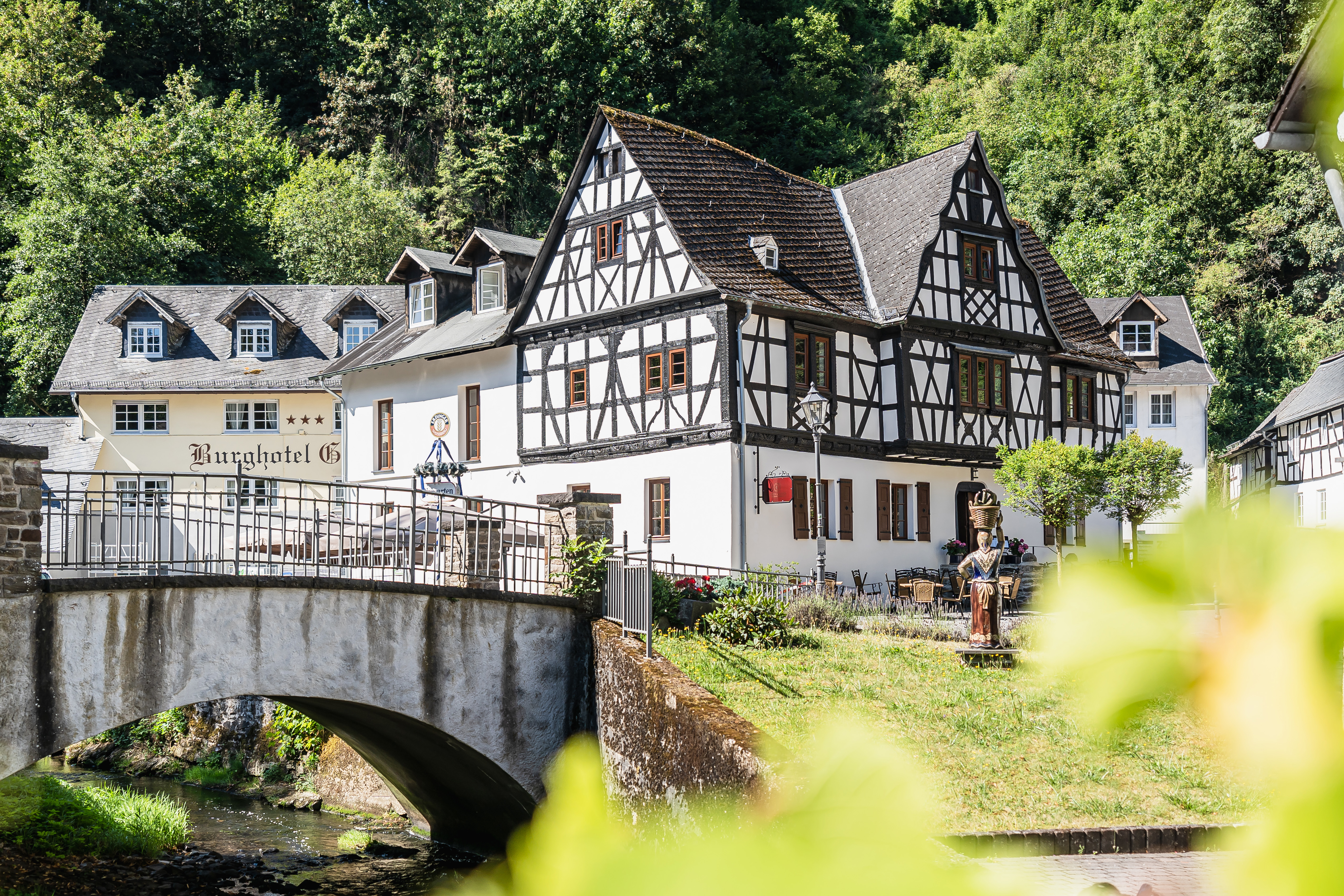 Urlaub-mit-Hund: Hotel, Gasthaus, Burgcafé - Landgasthof zur Burg Grenzau