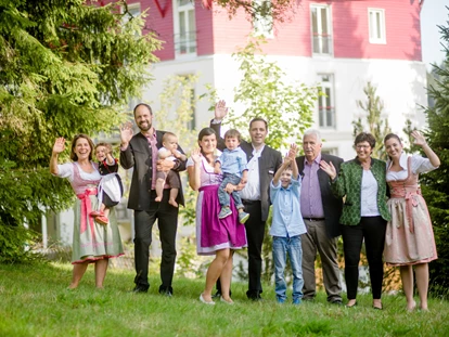 Hundehotel - Doggies: 3 Doggies - Familie Albiez-Bock - Waldhotel am Notschreipass