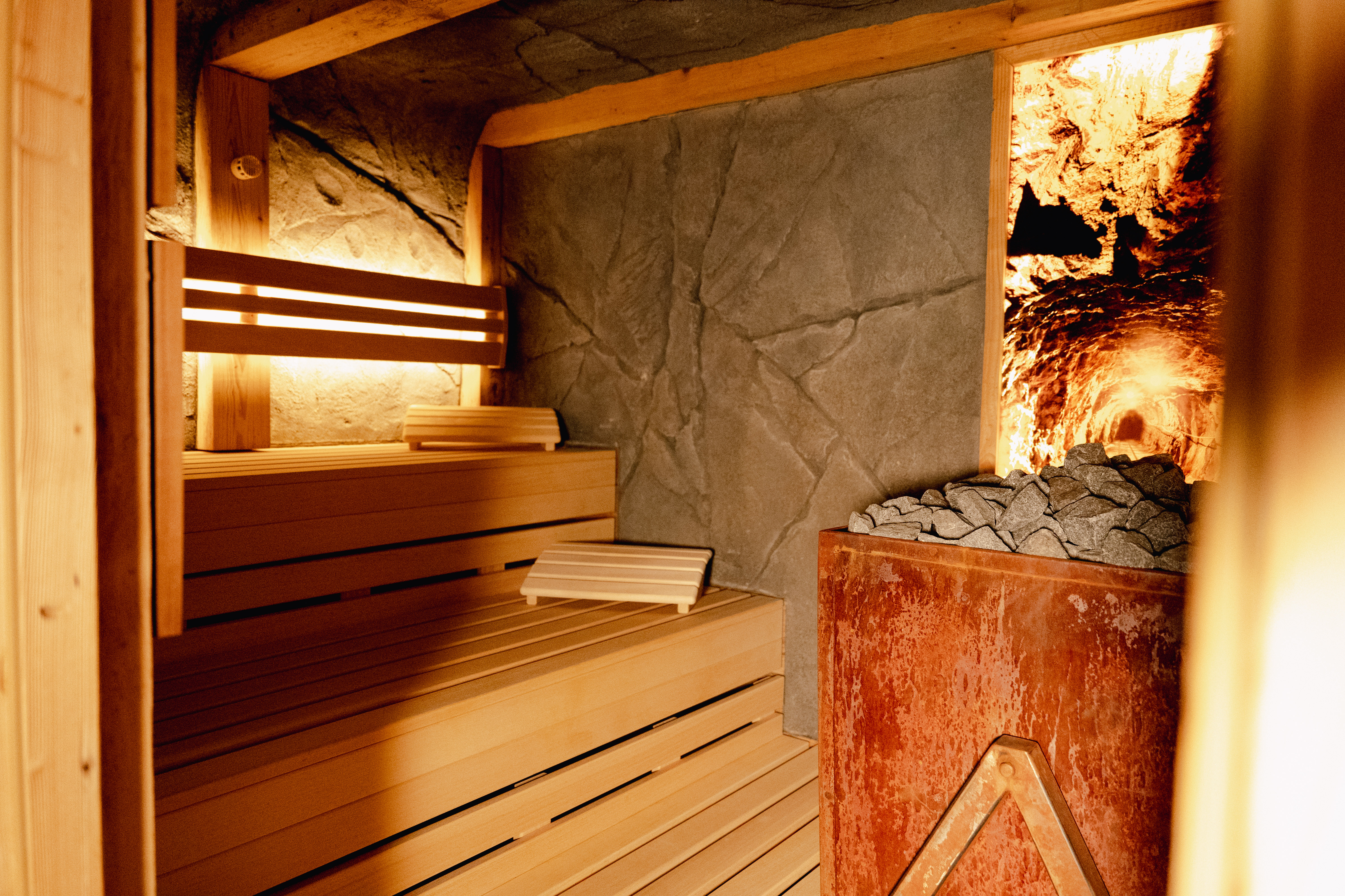Urlaub-mit-Hund: Bergstollen Sauna - Waldhotel am Notschreipass - Wasser | Wellness