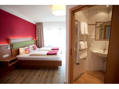 Hundehotel - Doggies: 3 Doggies - Komfort Doppelzimmer Zi.Nr. 64 - Berghotel Wiedener Eck