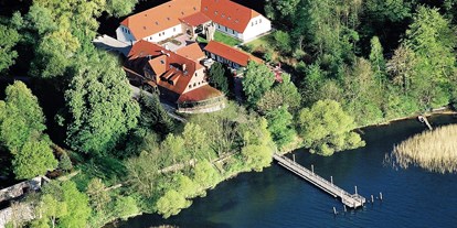 Hundehotel - Vorpommern - Mit direktem Zugang zum Anlegesteg - Seehotel Heidehof