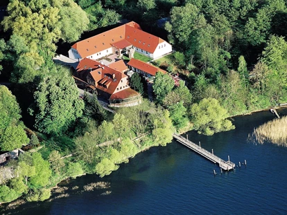 Hundehotel - Verpflegung: Halbpension - Mecklenburg-Vorpommern - Mit direktem Zugang zum Anlegesteg - Seehotel Heidehof