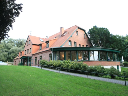Hundehotel - Verpflegung: Halbpension - Mecklenburg-Vorpommern - Außenansicht des Wintergarten - Seehotel Heidehof