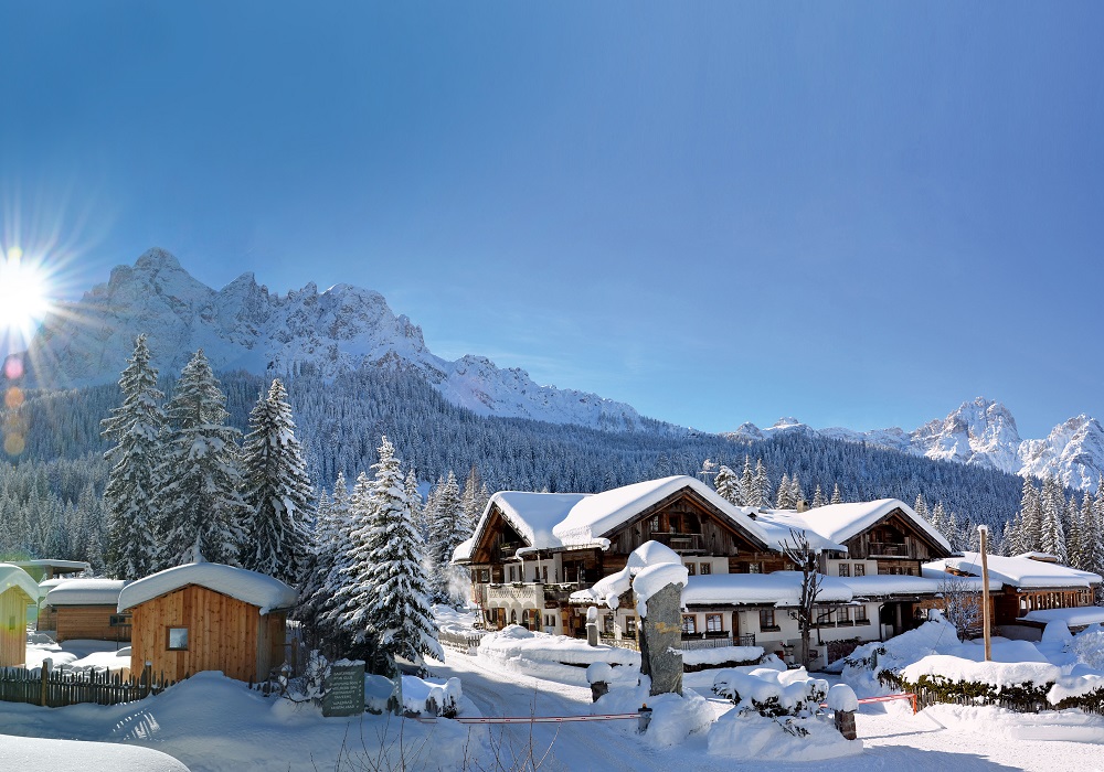 Urlaub-mit-Hund: Winterpanorama - Caravan Park Sexten