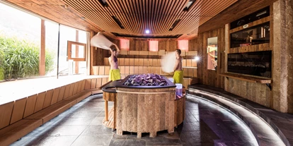 Hundehotel - Pools: Schwimmteich - Quellenhof Luxury Resort Passeier