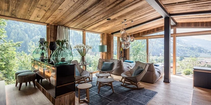 Hundehotel - Pools: Schwimmteich - Quellenhof Luxury Resort Passeier