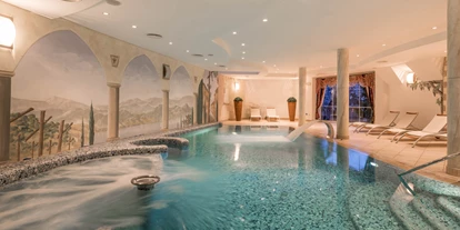Hundehotel - Feldthurns - Beheitzter Innenpool  - Hotel Das Badl
