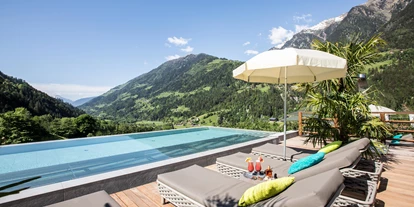 Hundehotel - Pools: Schwimmteich - Hotel Andreus